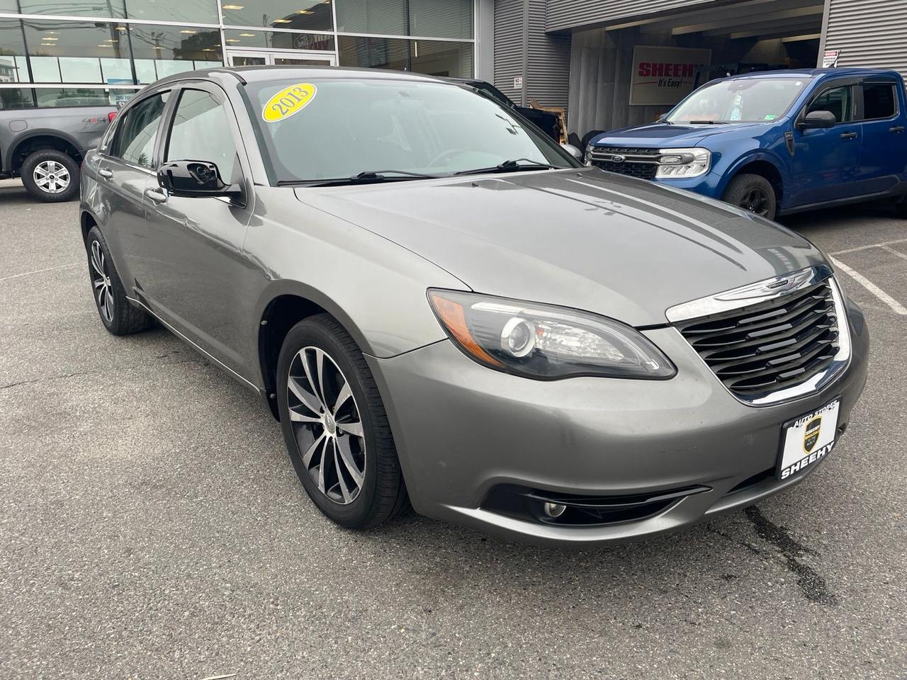 2013 Chrysler 200 Touring