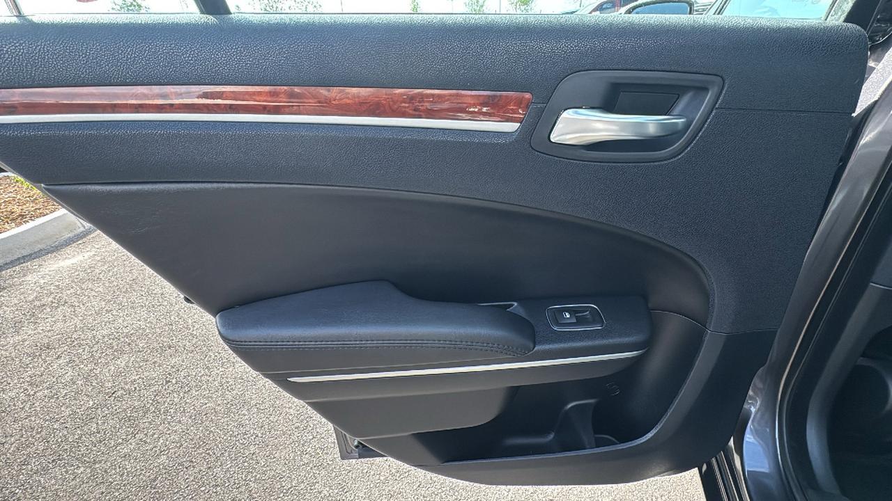 2013 Chrysler 300 Base New Braunfels TX