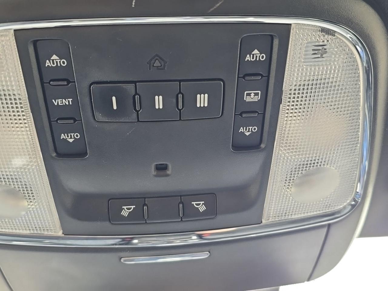 2013 Chrysler 300 C Watertown SD