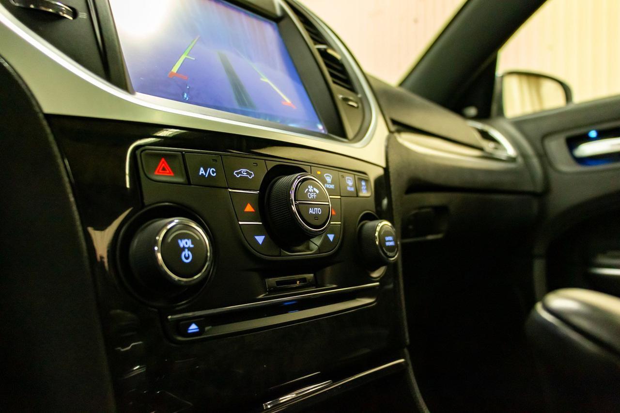 2013 Chrysler 300C Leather Roof Nav BCam Red Deer AB