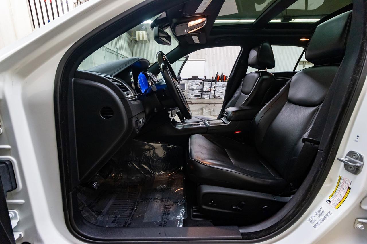 2013 Chrysler 300C Leather Roof Nav BCam Red Deer AB