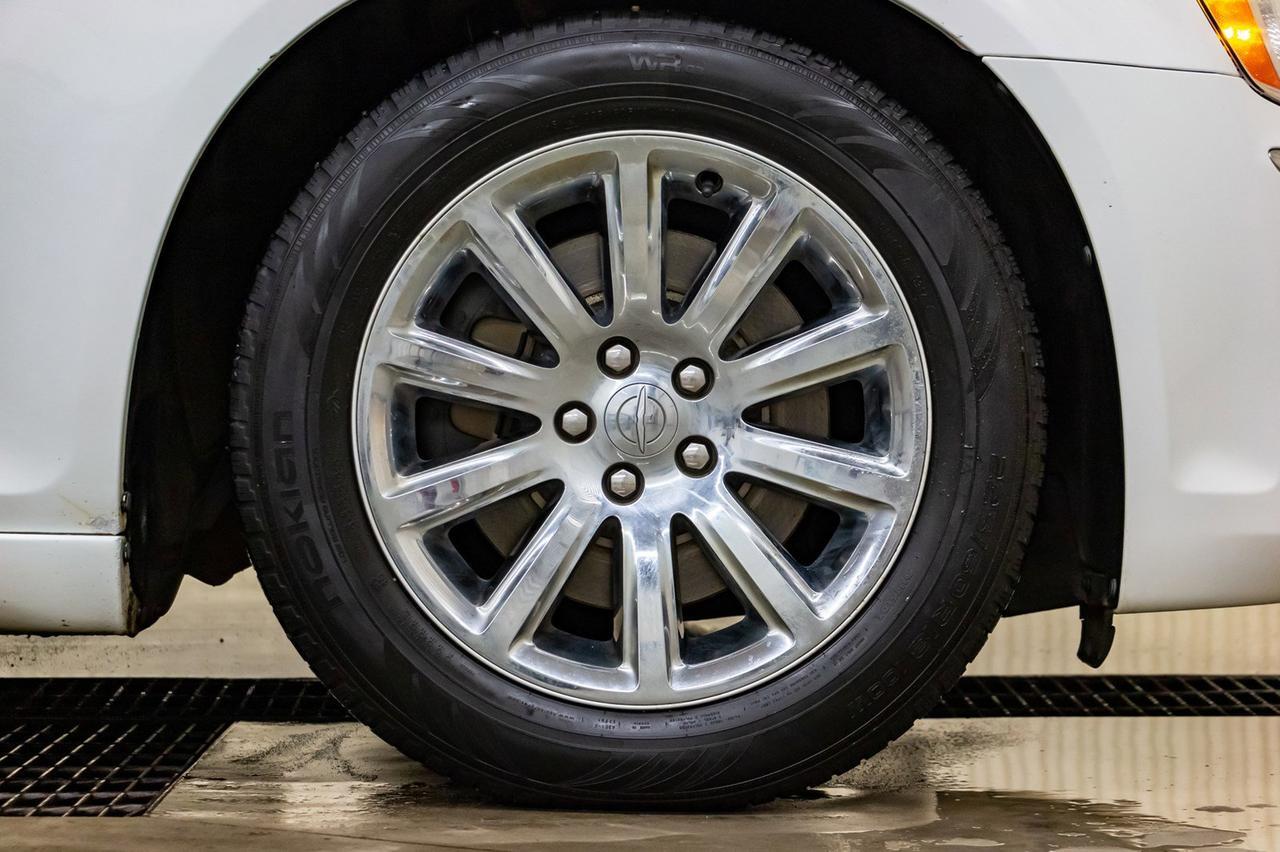 2013 Chrysler 300C Leather Roof Nav BCam Red Deer AB