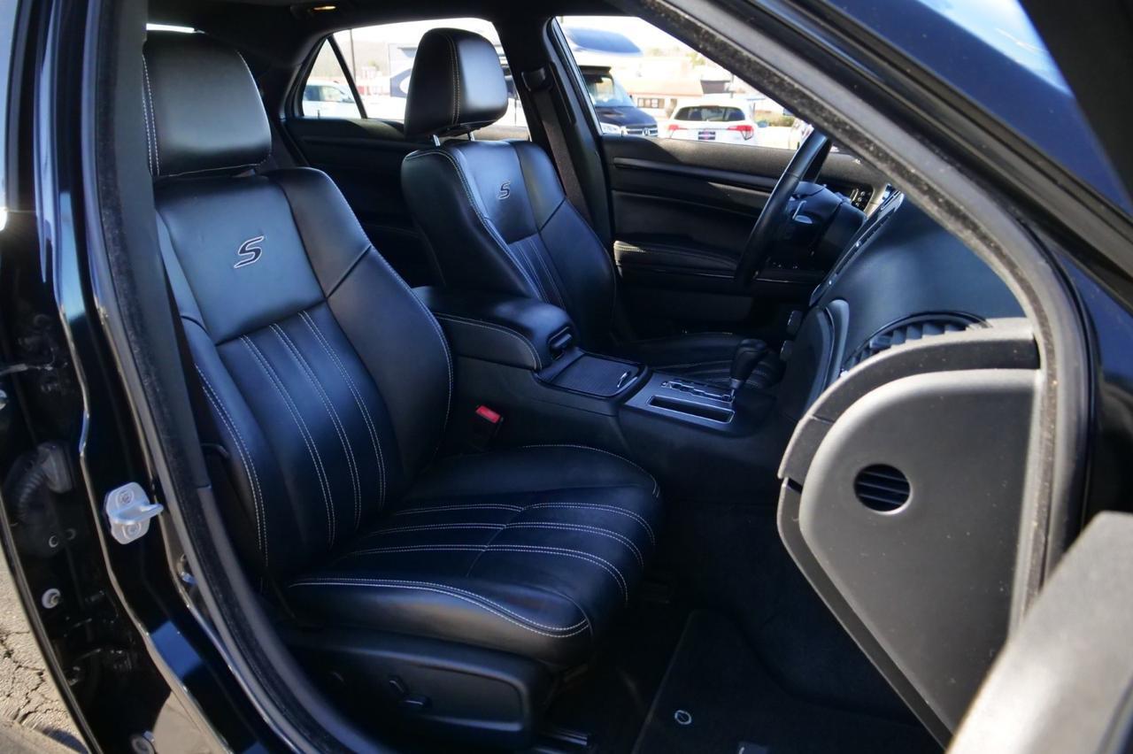 2013 Chrysler 300S AWD / LOW MILES / Luxury Group / 5.7L V8! Lincolnton NC