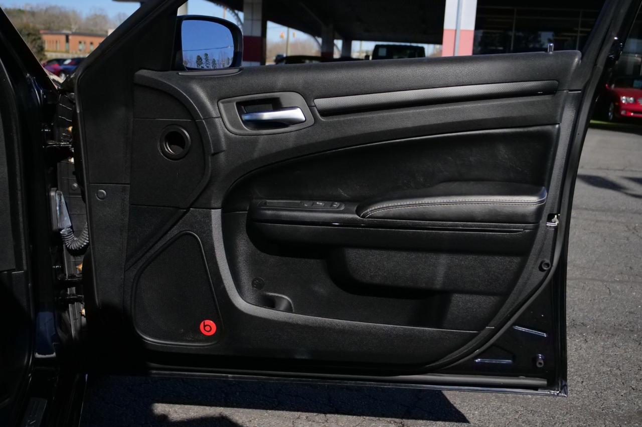 2013 Chrysler 300S AWD / LOW MILES / Luxury Group / 5.7L V8! Lincolnton NC