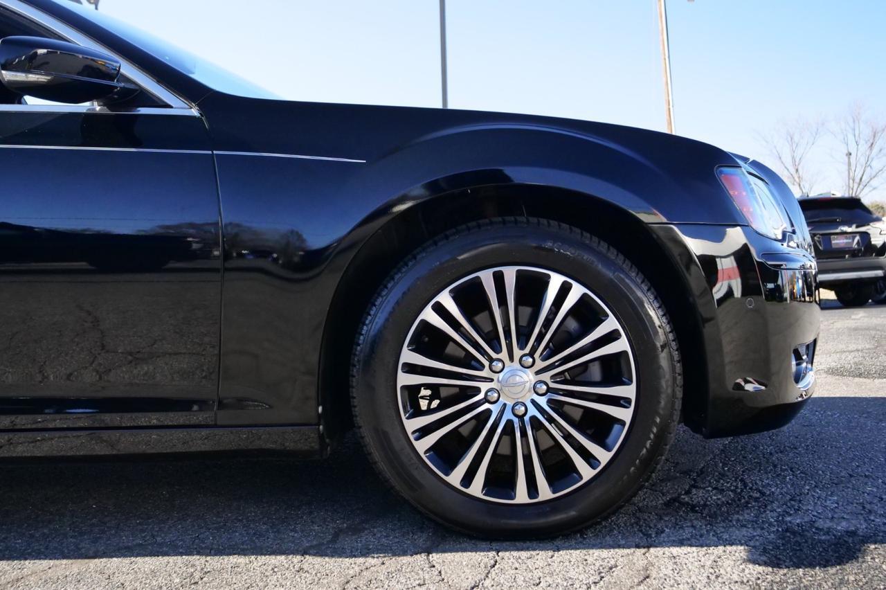 2013 Chrysler 300S AWD / LOW MILES / Luxury Group / 5.7L V8! Lincolnton NC