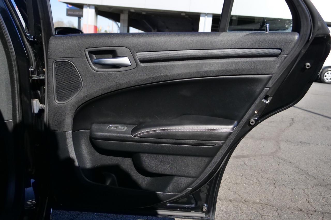 2013 Chrysler 300S AWD / LOW MILES / Luxury Group / 5.7L V8! Lincolnton NC