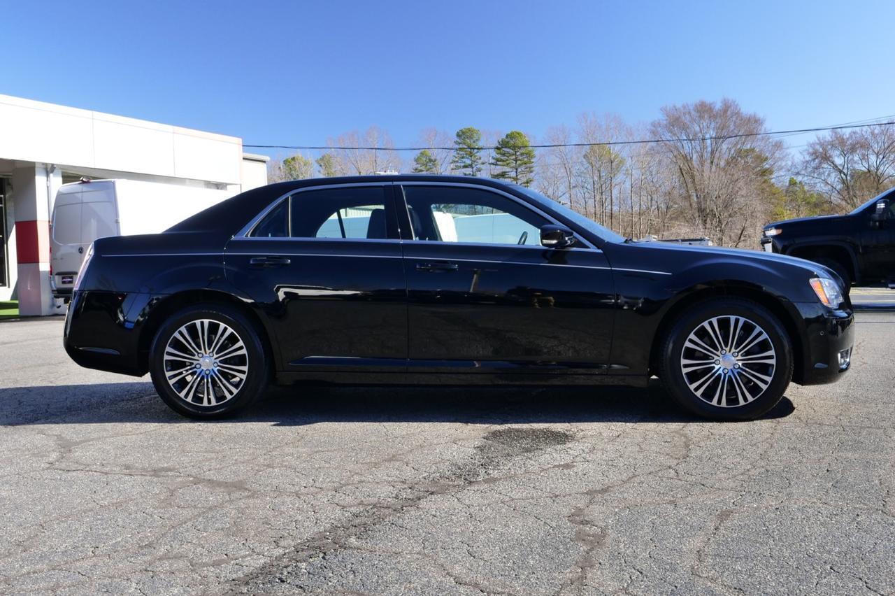 2013 Chrysler 300S AWD / LOW MILES / Luxury Group / 5.7L V8! Lincolnton NC