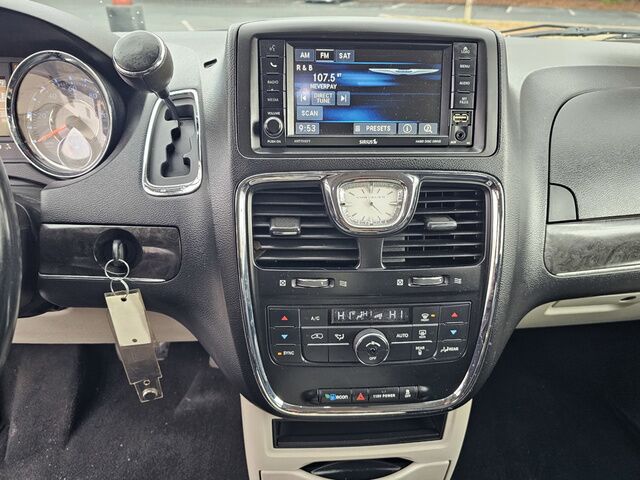 2013 Chrysler Town and Country TOURING Duluth GA