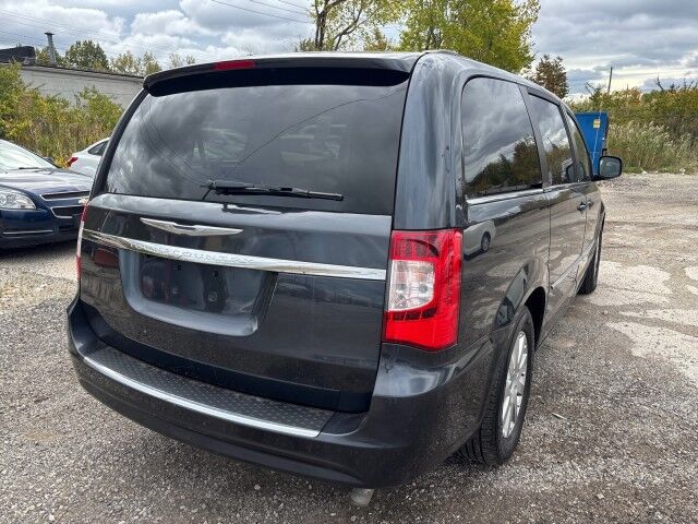 2013 Chrysler Town & Country Touring Cleveland OH