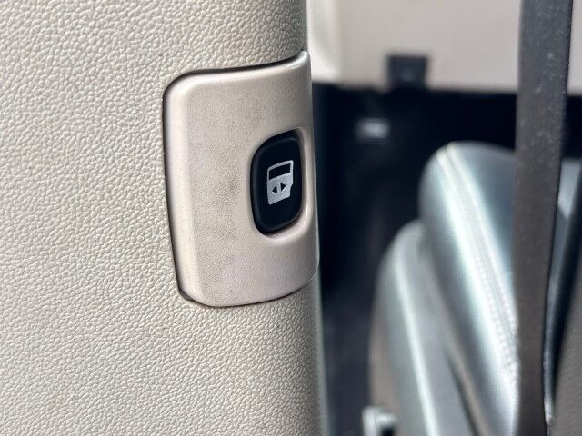 2013 Chrysler Town & Country Touring Cleveland OH