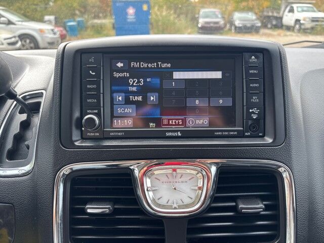 2013 Chrysler Town & Country Touring Cleveland OH