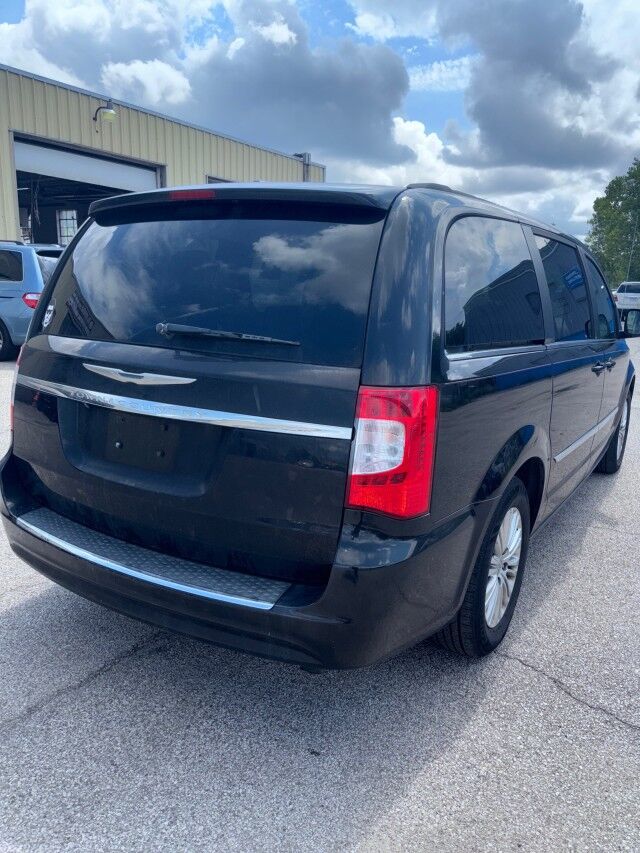 2013 Chrysler Town & Country Touring-L Cleveland OH