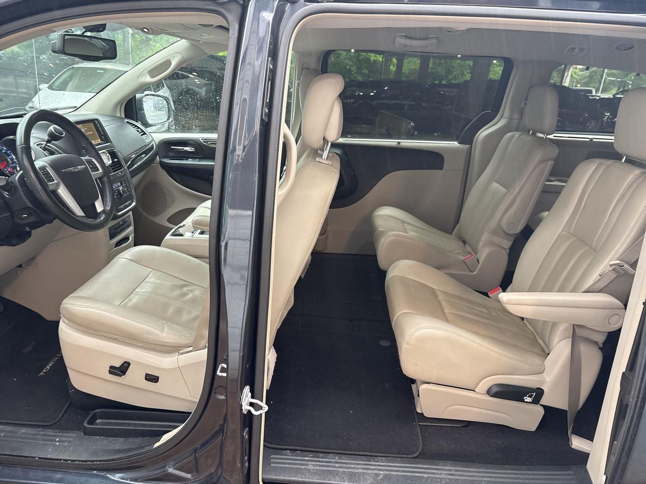 2013 Chrysler Town &amp; Country Touring-L Gaithersburg MD