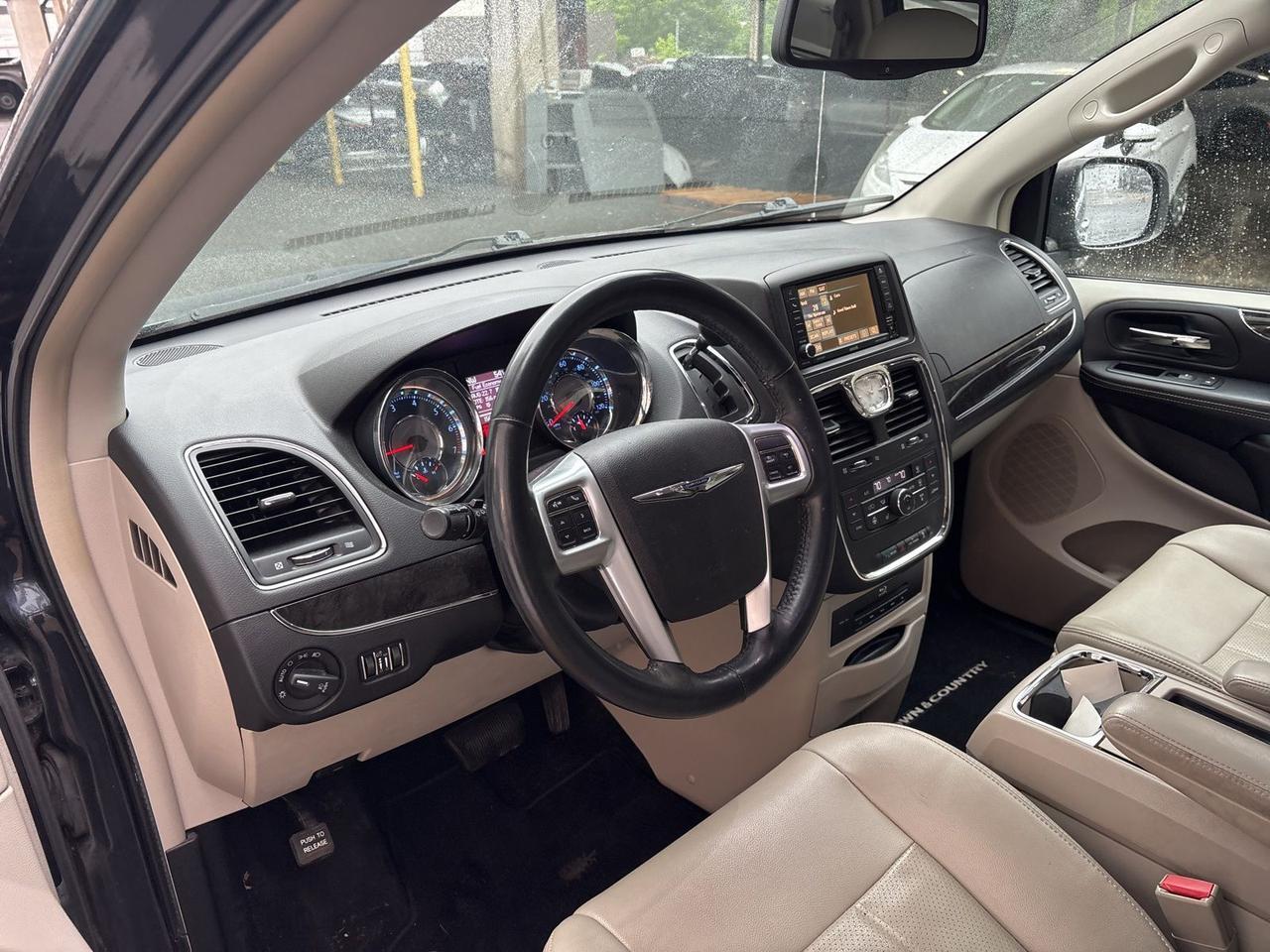 2013 Chrysler Town &amp; Country Touring-L Gaithersburg MD