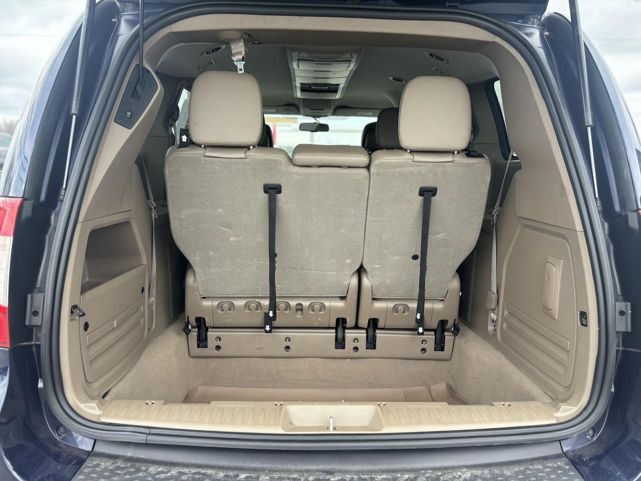 2013 Chrysler Town & Country Touring Minivan 4D Aurora MO