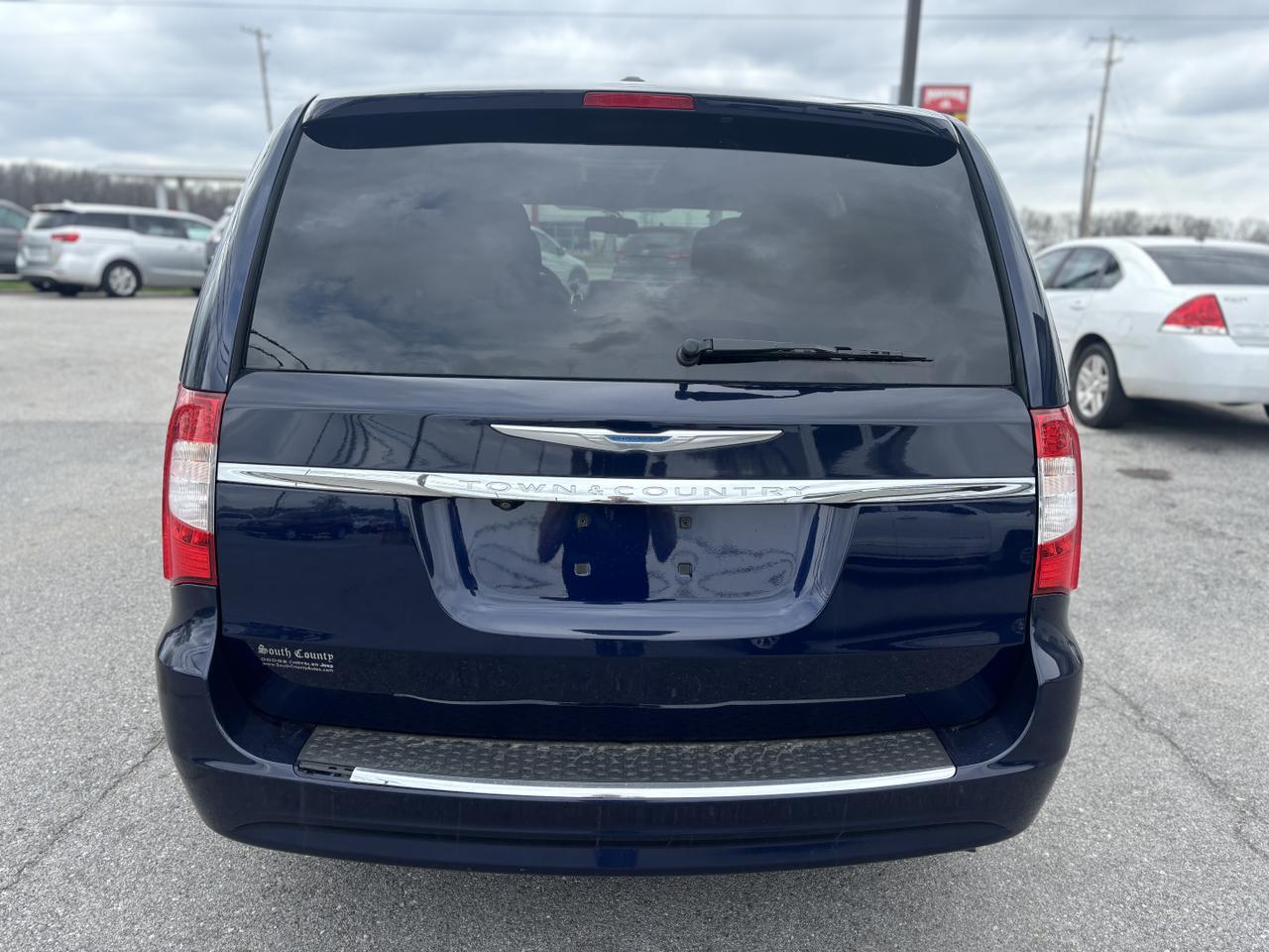 2013 Chrysler Town & Country Touring Minivan 4D Aurora MO