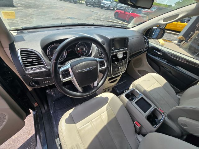 2013 Chrysler Town & Country Touring Saint Joseph MO