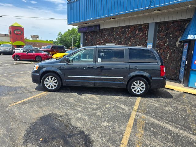 2013 Chrysler Town & Country Touring Saint Joseph MO