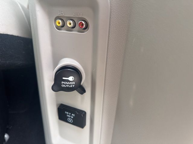 2013 Chrysler Town &amp; Country Touring West Burlington IA