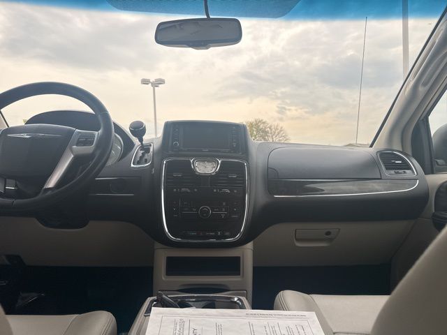 2013 Chrysler Town &amp; Country Touring West Burlington IA