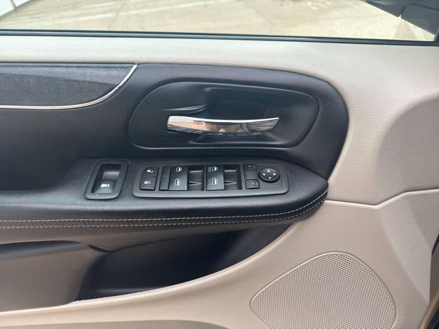 2013 Chrysler Town &amp; Country Touring West Burlington IA