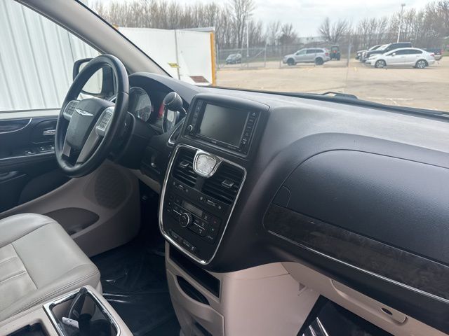 2013 Chrysler Town &amp; Country Touring West Burlington IA