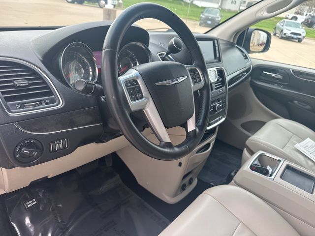 2013 Chrysler Town &amp; Country Touring West Burlington IA