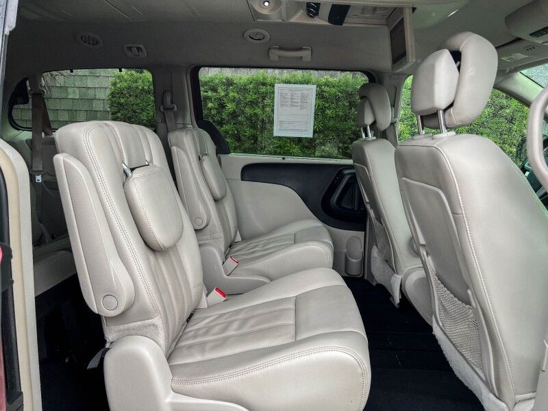 2013 Chrysler Town & Country Touring Wilmington NC