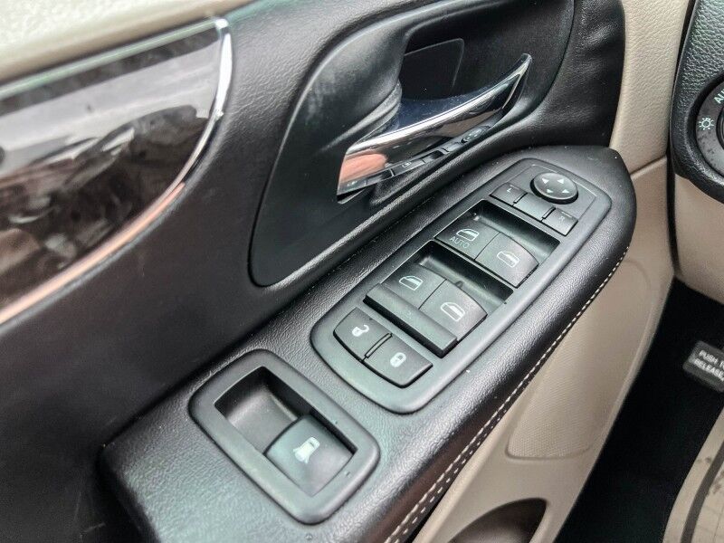 2013 Chrysler Town & Country Touring Wilmington NC