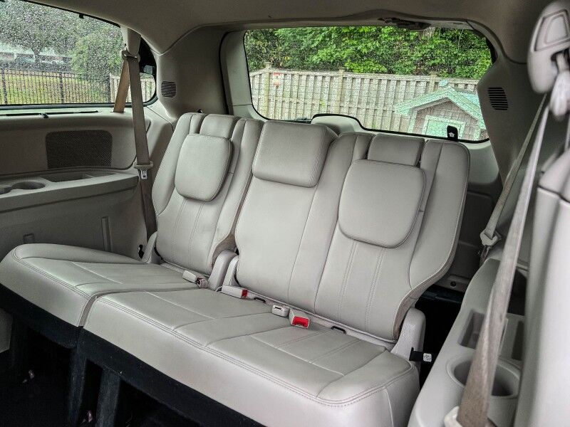 2013 Chrysler Town & Country Touring Wilmington NC