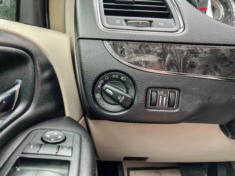 2013 Chrysler Town & Country Touring Wilmington NC