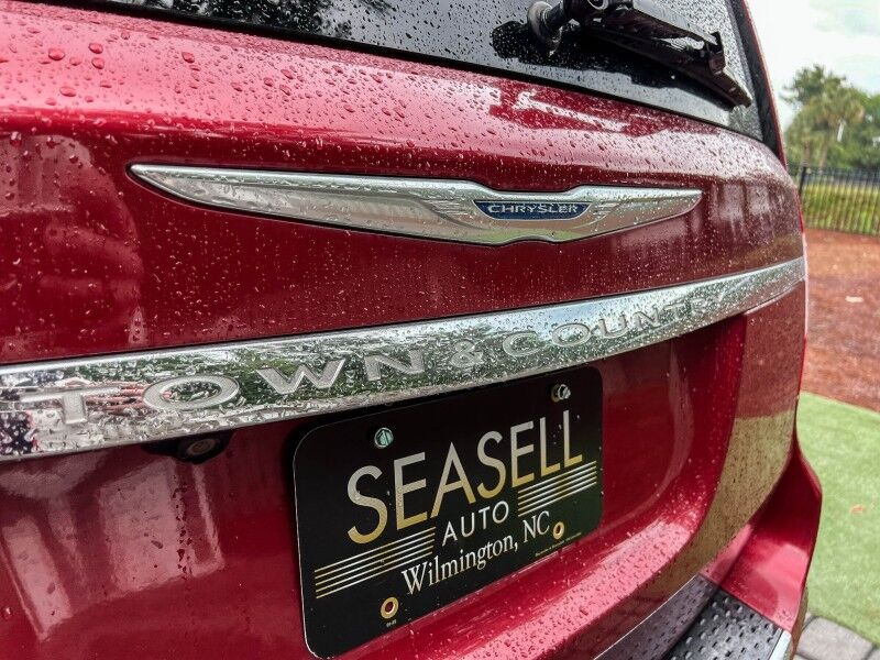 2013 Chrysler Town & Country Touring Wilmington NC