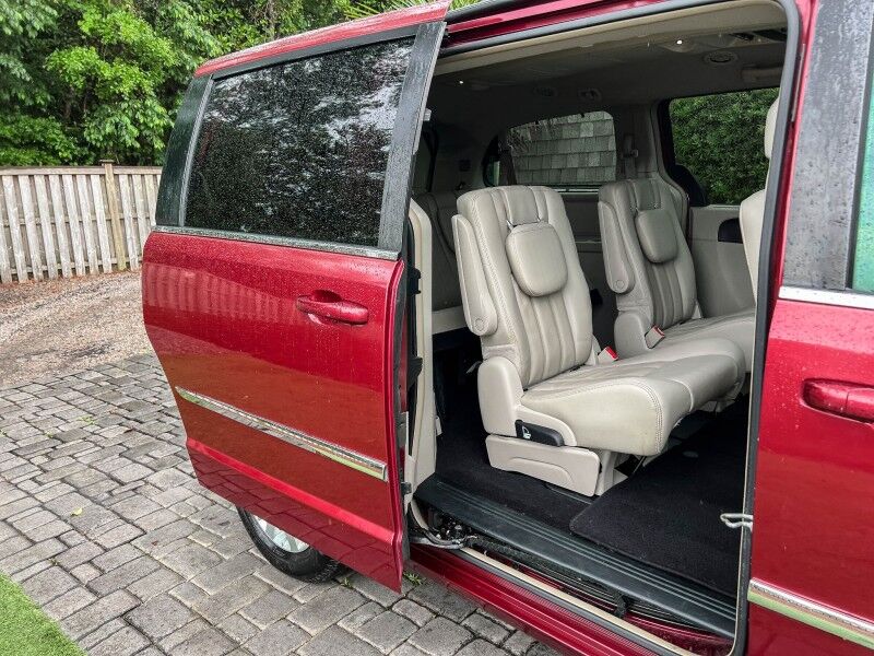 2013 Chrysler Town & Country Touring Wilmington NC