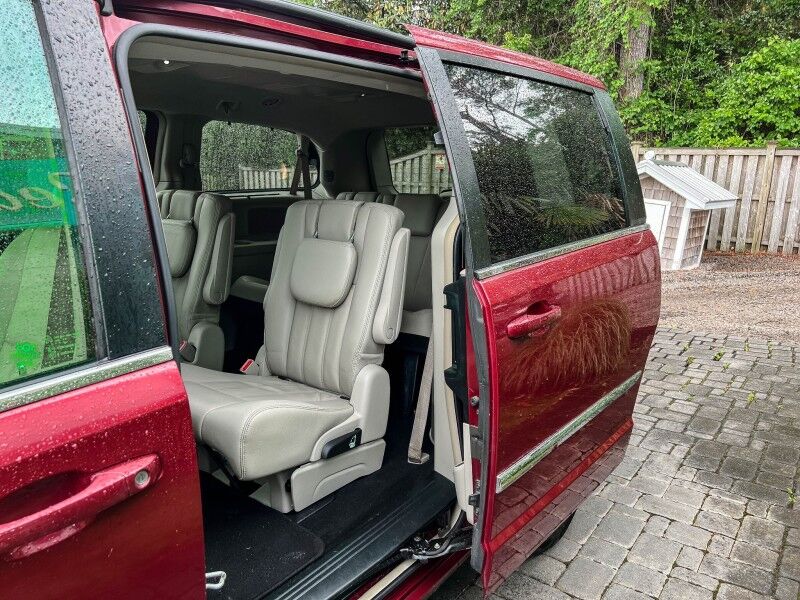 2013 Chrysler Town & Country Touring Wilmington NC
