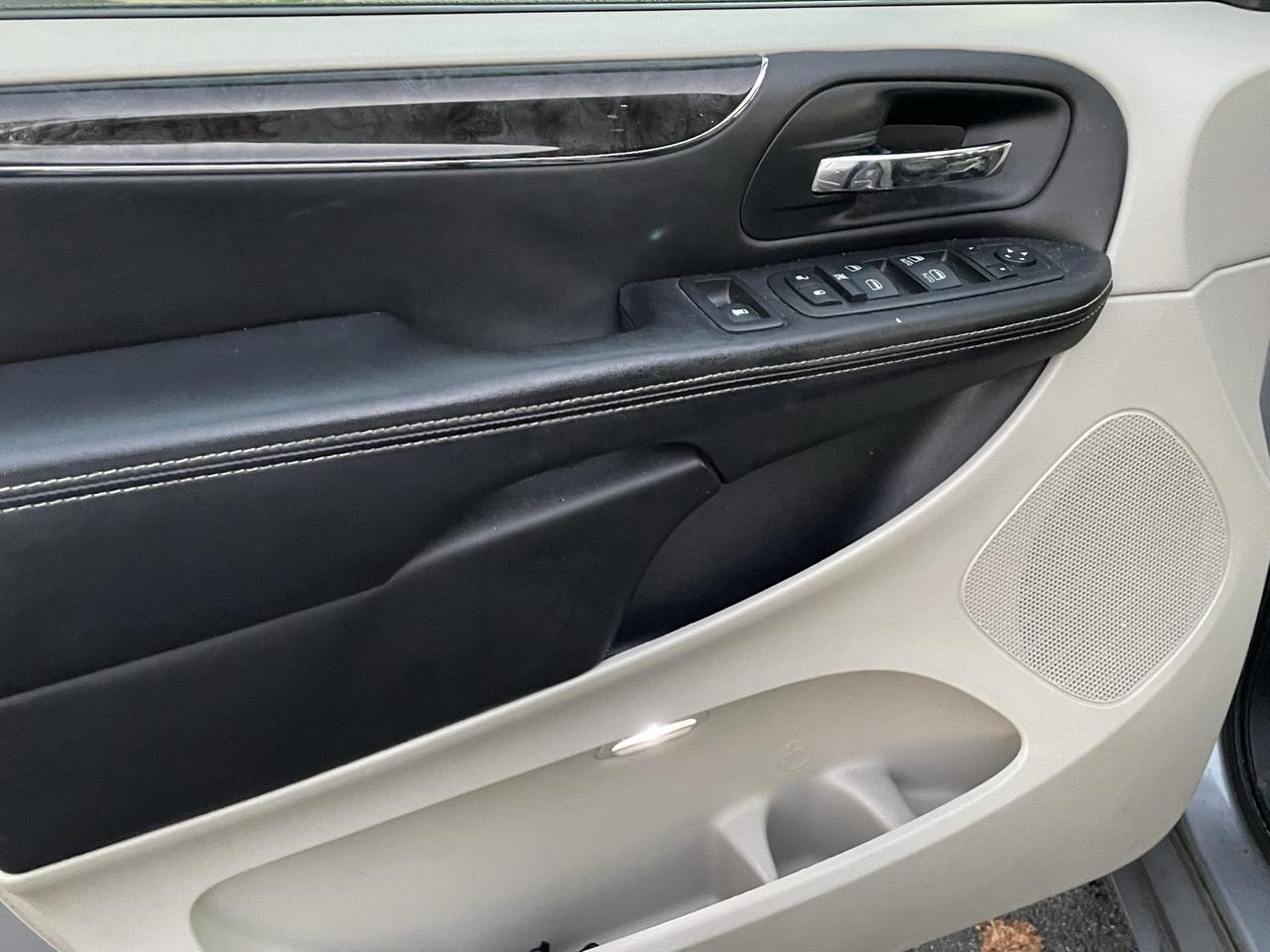 2013 Chrysler Town &amp; Country Touring Alexandria VA