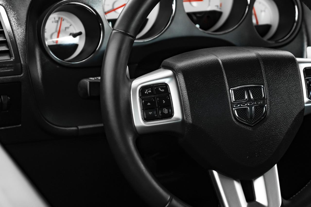 2013 Dodge Challenger R/T PLUS 5.7L HEMI AUTOMATIC NAVIGATION LEATHER HEATED SEATS KEY Carrollton TX