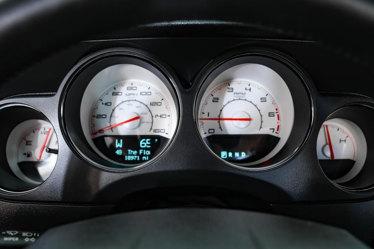 2013 Dodge Challenger R/T PLUS 5.7L HEMI AUTOMATIC NAVIGATION LEATHER HEATED SEATS KEY Carrollton TX