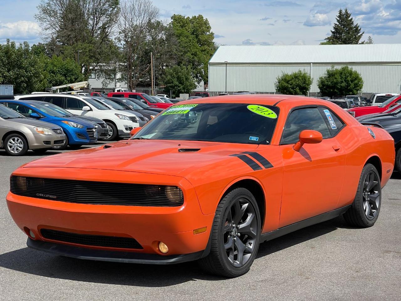 2013 Dodge Challenger SXT's photo