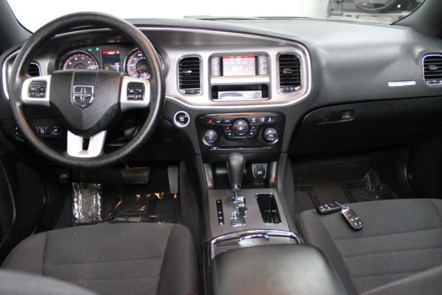 2013 Dodge Charger SE