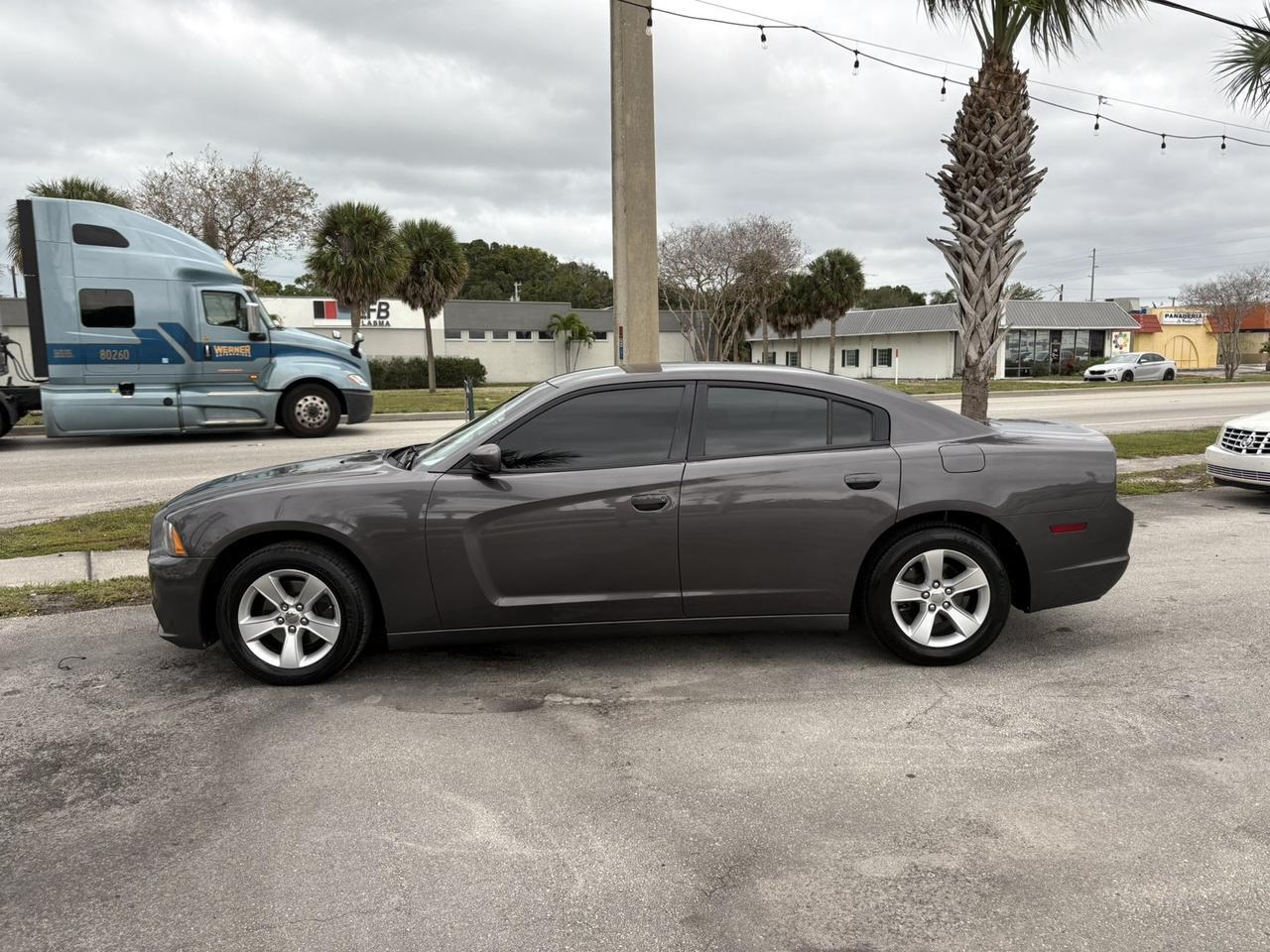 2013 Dodge Charger SE