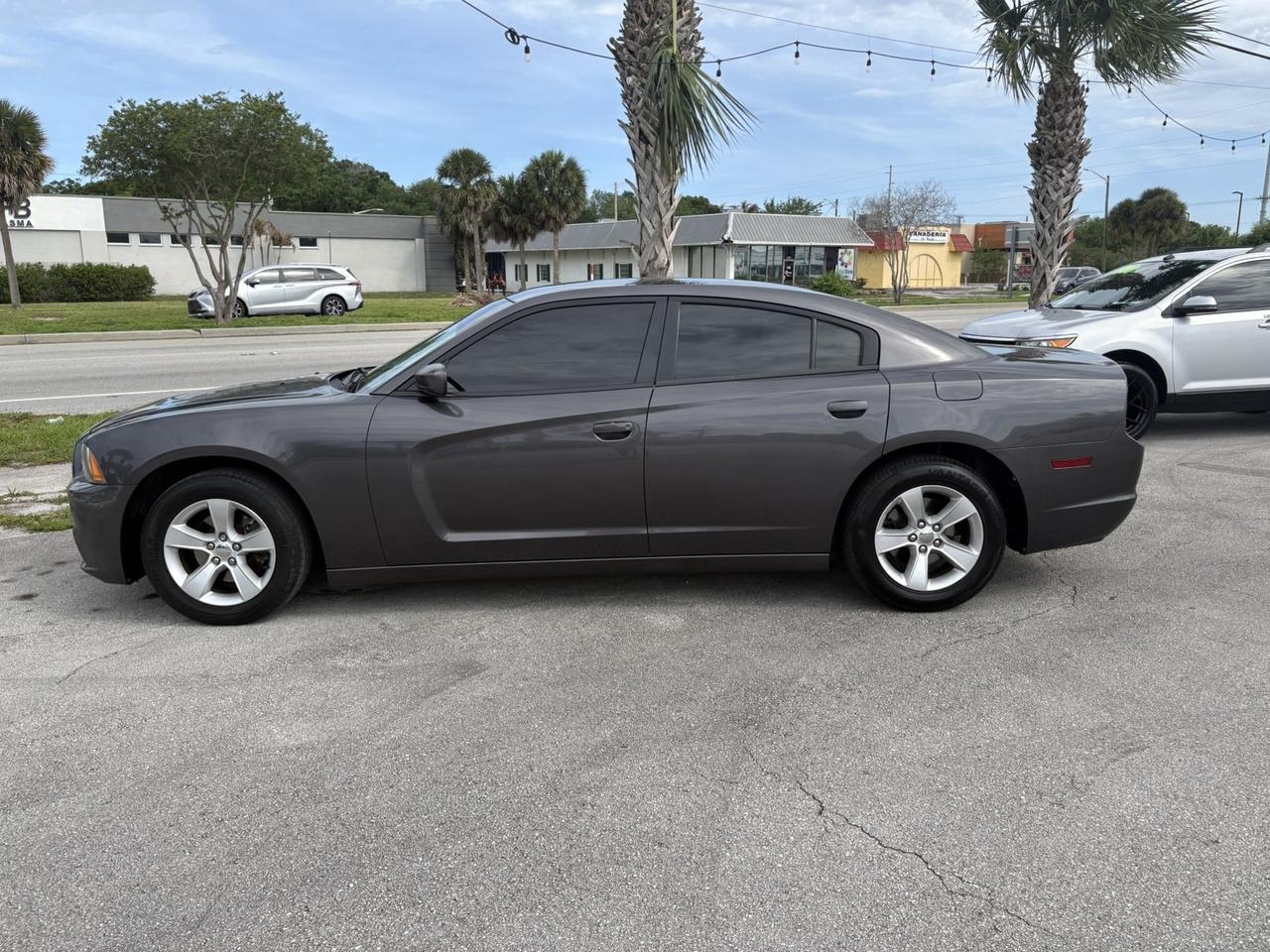 2013 Dodge Charger SE