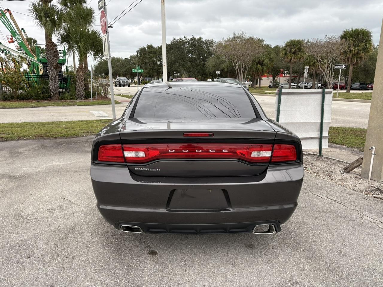 2013 Dodge Charger SE