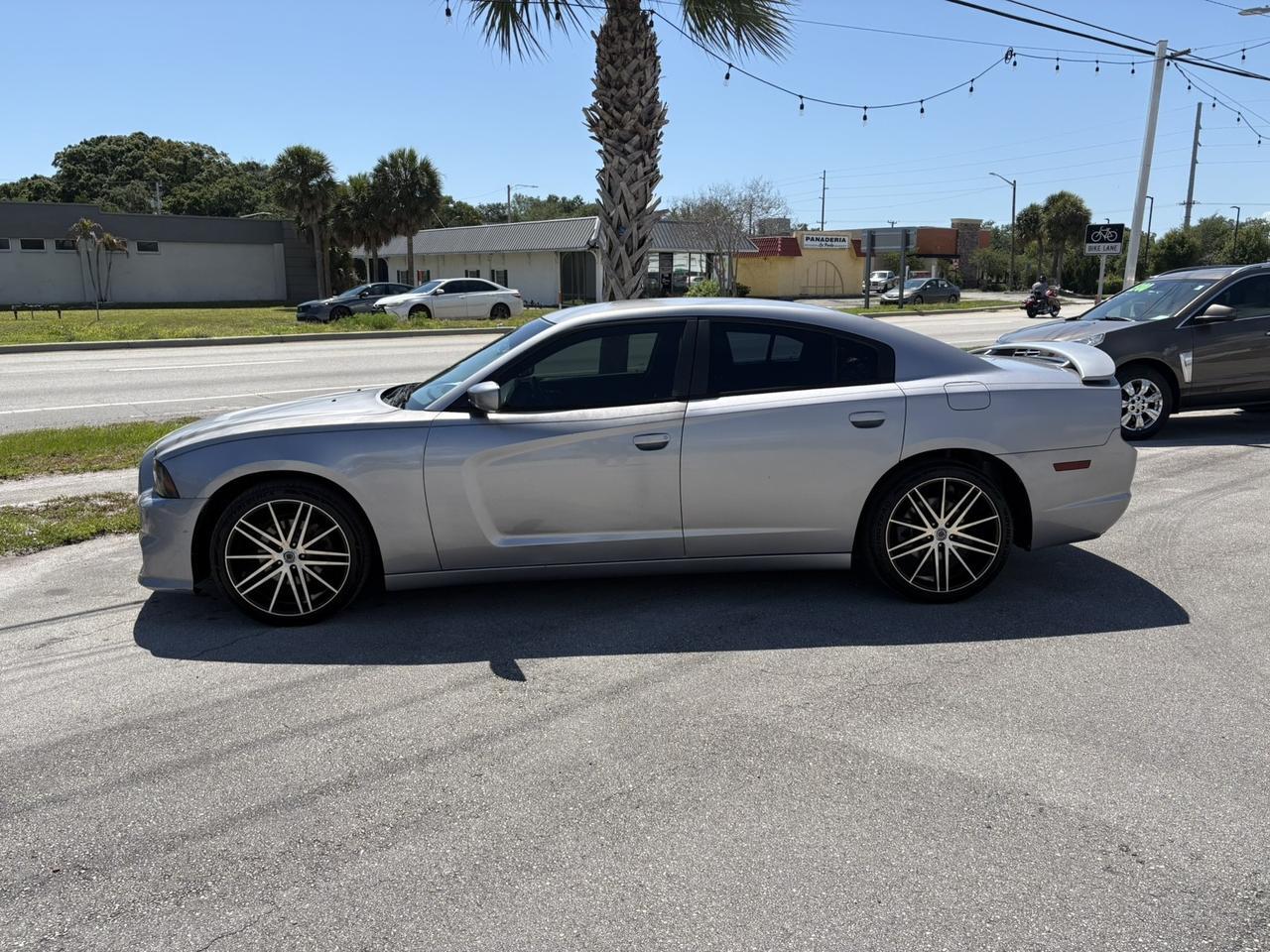 2013 Dodge Charger SE