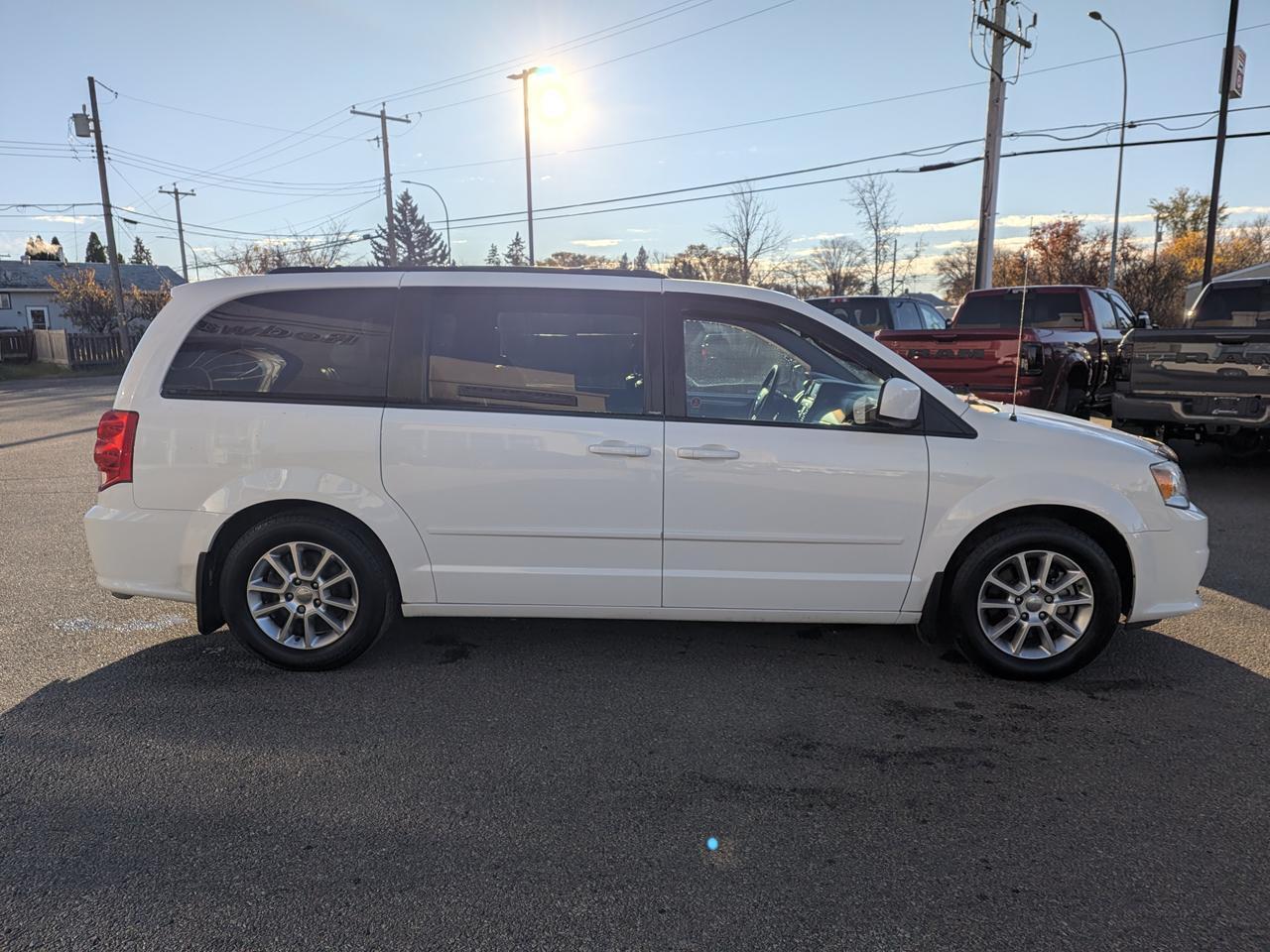 2013 Dodge Grand Caravan RT FWD | V6 Pentastar | Stone White | Power Liftgate | Power Sliding Doors | Black Interior Redwater AB
