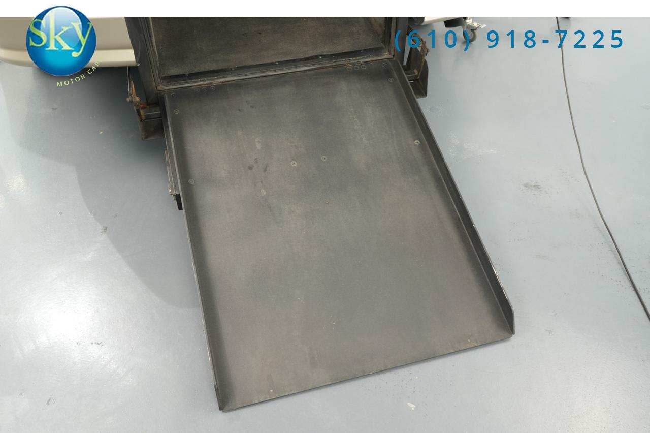 2013 Dodge Grand Caravan SXT Kneelvan Wheelchair Access Ramp West Chester PA