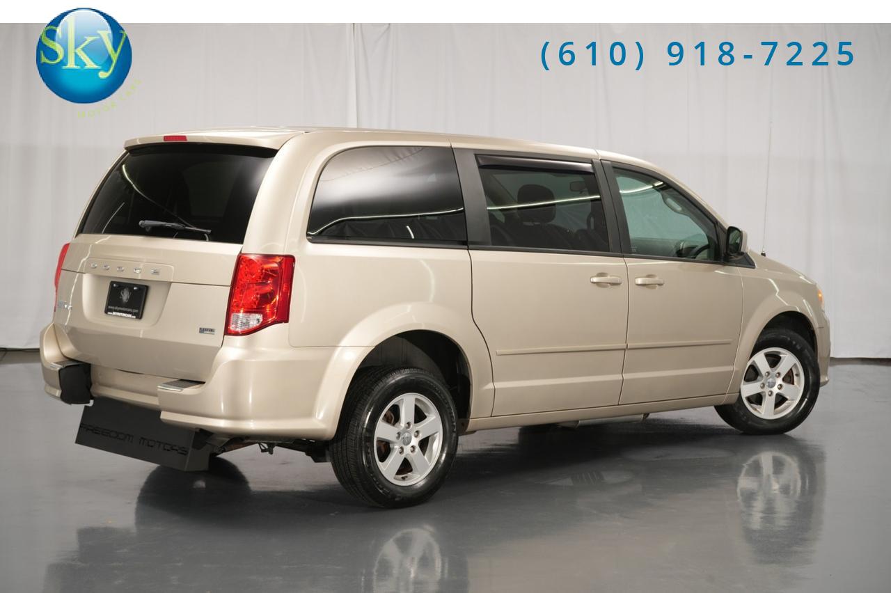 2013 Dodge Grand Caravan SXT Kneelvan Wheelchair Access Ramp West Chester PA
