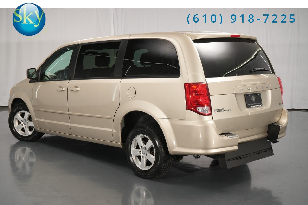 2013 Dodge Grand Caravan SXT Kneelvan Wheelchair Access Ramp West Chester PA