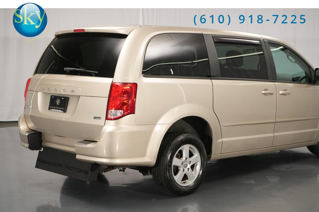 2013 Dodge Grand Caravan SXT Kneelvan Wheelchair Access Ramp West Chester PA