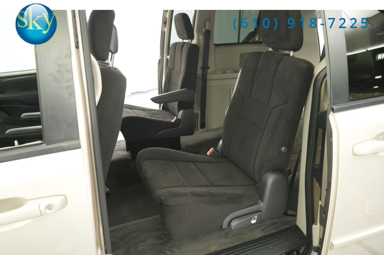 2013 Dodge Grand Caravan SXT Kneelvan Wheelchair Access Ramp West Chester PA