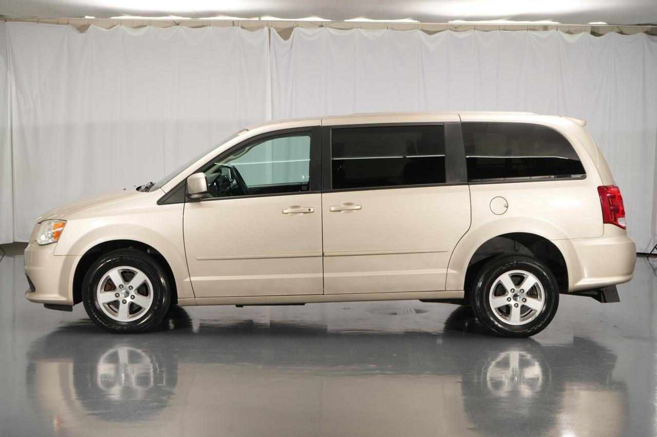 2013 Dodge Grand Caravan SXT Kneelvan Wheelchair Access Ramp
